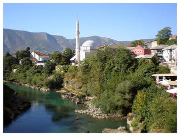 Una veduta di Mostar, in Bosnia (albezln /Flickr)