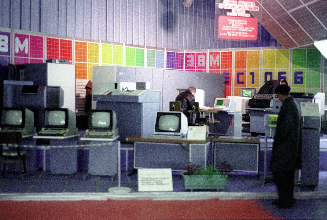 Computer in Unione sovietica, anni '80 - foto di Don S. Montgomery, U.S. Navy (Ret.), Pubblico dominio
