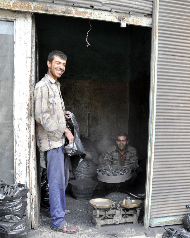 Gazi Antep, pausa sul lavoro di due carbonai