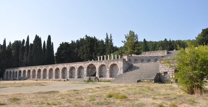 Il santuario di età ellenistica dedicato ad Asclepio, dio greco della medicina