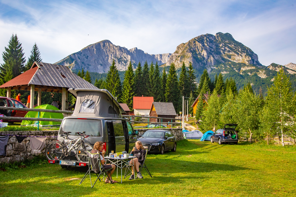 In campeggio a Zabljak, Montenegro (© SuperFlo/Shutterstock)