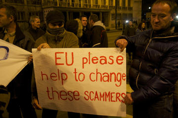 Manifestanti a Sarajevo, febbraio 2014 (Foto Stefano Giantin)