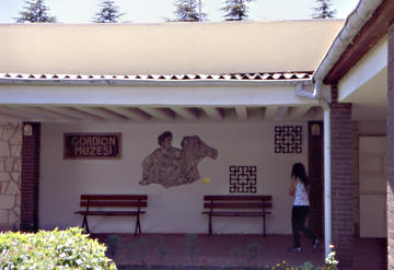 Museo di Gordio, con la ricostruzione di un celebre mosaico di Alessandro Magno. Foto di F. Polacco