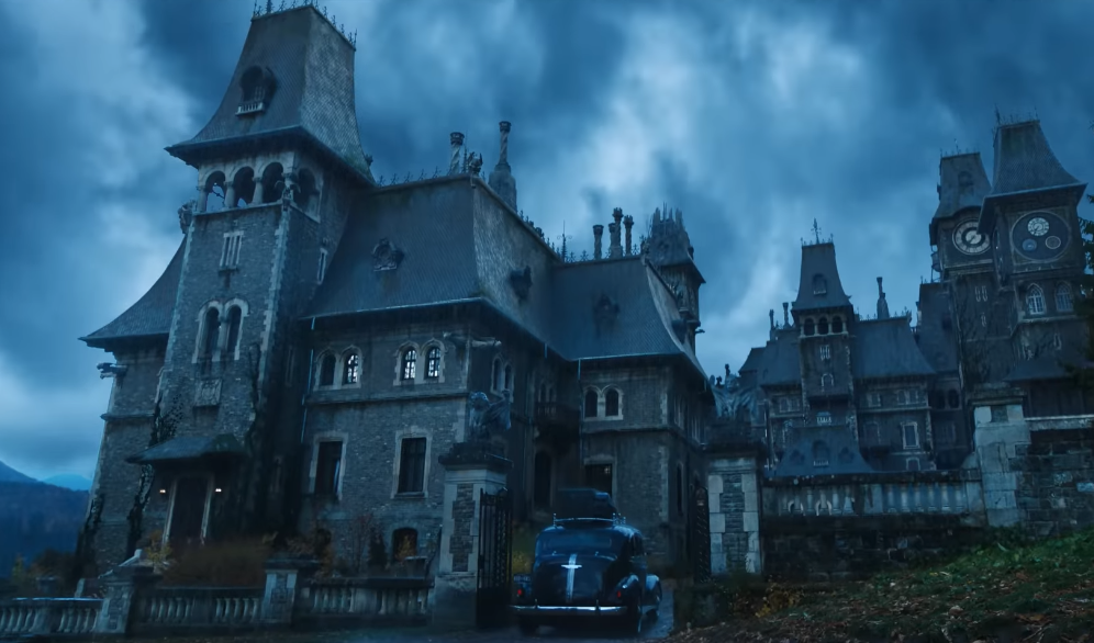 Palazzo Cantacuzino a Bușteni in una scena della serie