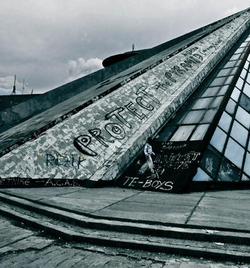 Piramide Tirana (M. Rukaj)