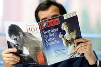 Una delle copertine del magazine tedesco "Focus" con la Venere di Milo sullo sfondo della crisi greca, con il titolo "Imbrogliati all'interno della famiglia dell'euro"