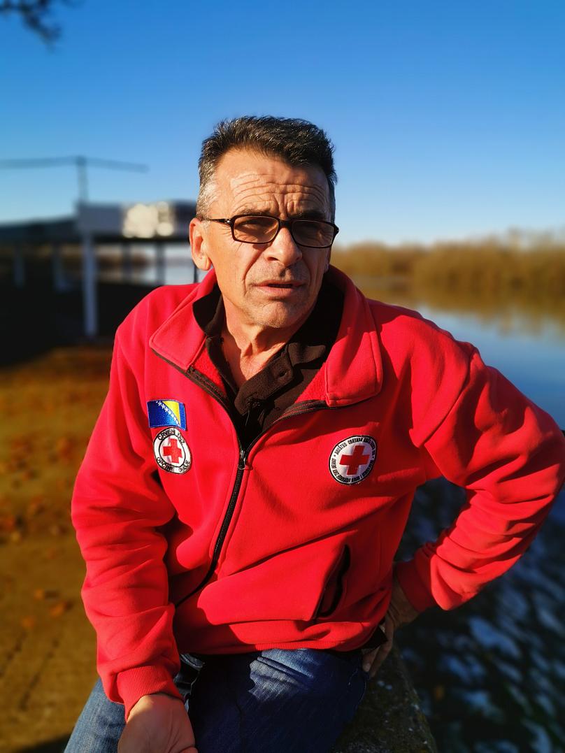 Dražen Mikić, responsabile della Croce Rossa di Orašje: due dei suoi tre figli si sono trasferiti all'estero dopo l'alluvione. Magdalena "oggi assiste gli anziani in Germania. Mi fa ancora male" - Foto: Lillo Montalto Monella
