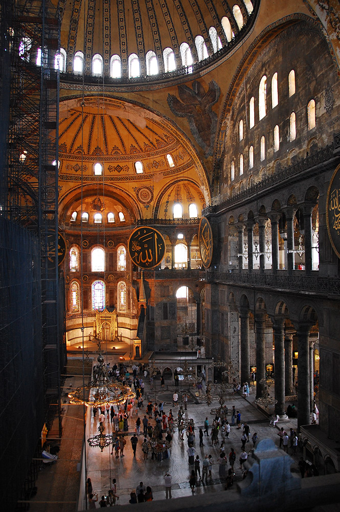 Interni di Santa Sofia (foto L. Zanoni)