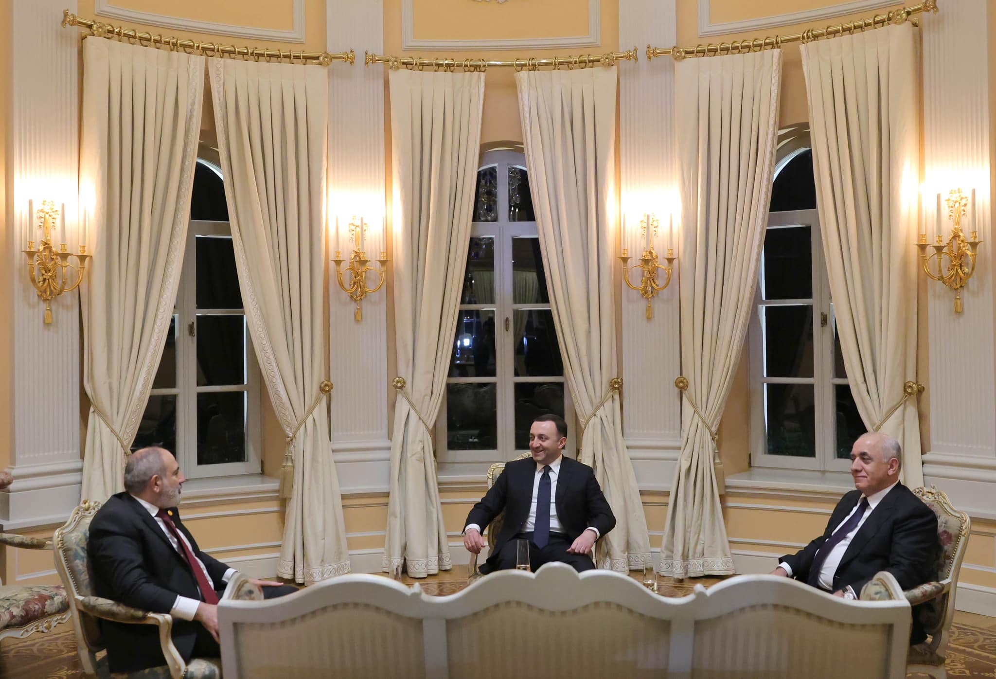 Armenia-e-Azerbaijan-si-incontrano-al-Tbilisi-Silk-Road-Forum