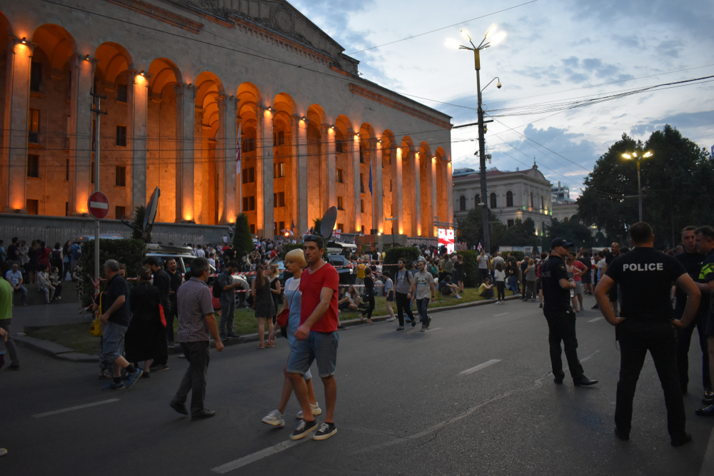 Georgia-scontri-dopo-il-via-libera-alla-contestata-legge-sugli-agenti-stranieri