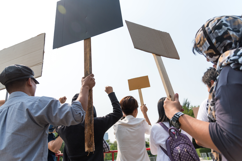 Kosovo-strikes-and-demands-for-better-salaries