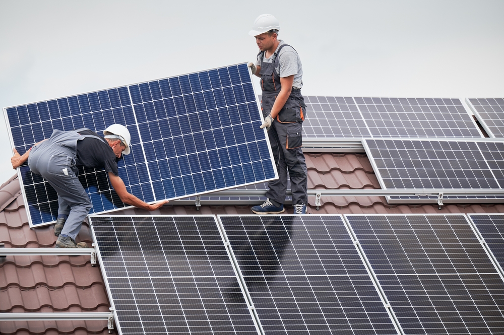 Romania-less-green.-The-state-delays-the-settlement-for-photovoltaic-panels-by-2-years
