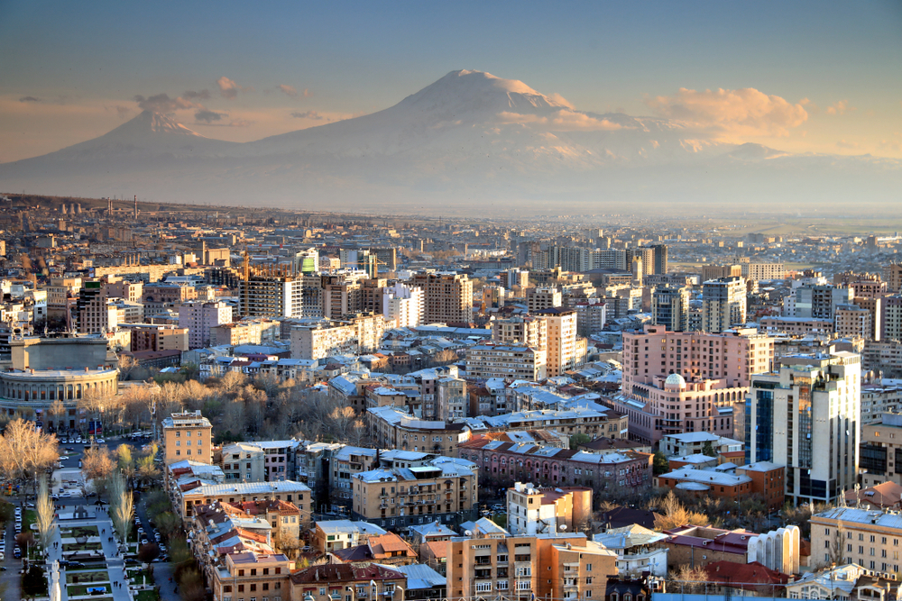 Russi-in-Armenia-alla-ricerca-di-una-vita-normale
