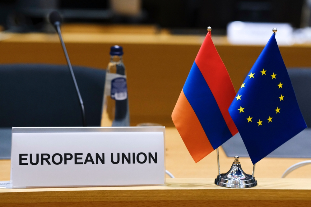 L-UE-estende-la-missione-al-confine-dell-Armenia-Yerevan-sogna-l-adesione