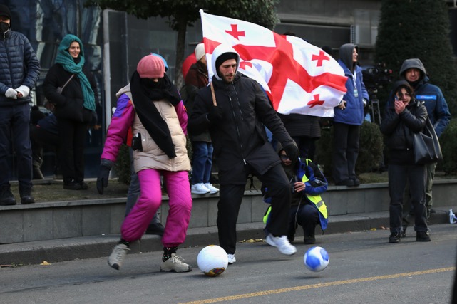 Manifestanti a Tbilisi (foito F. Baccini)