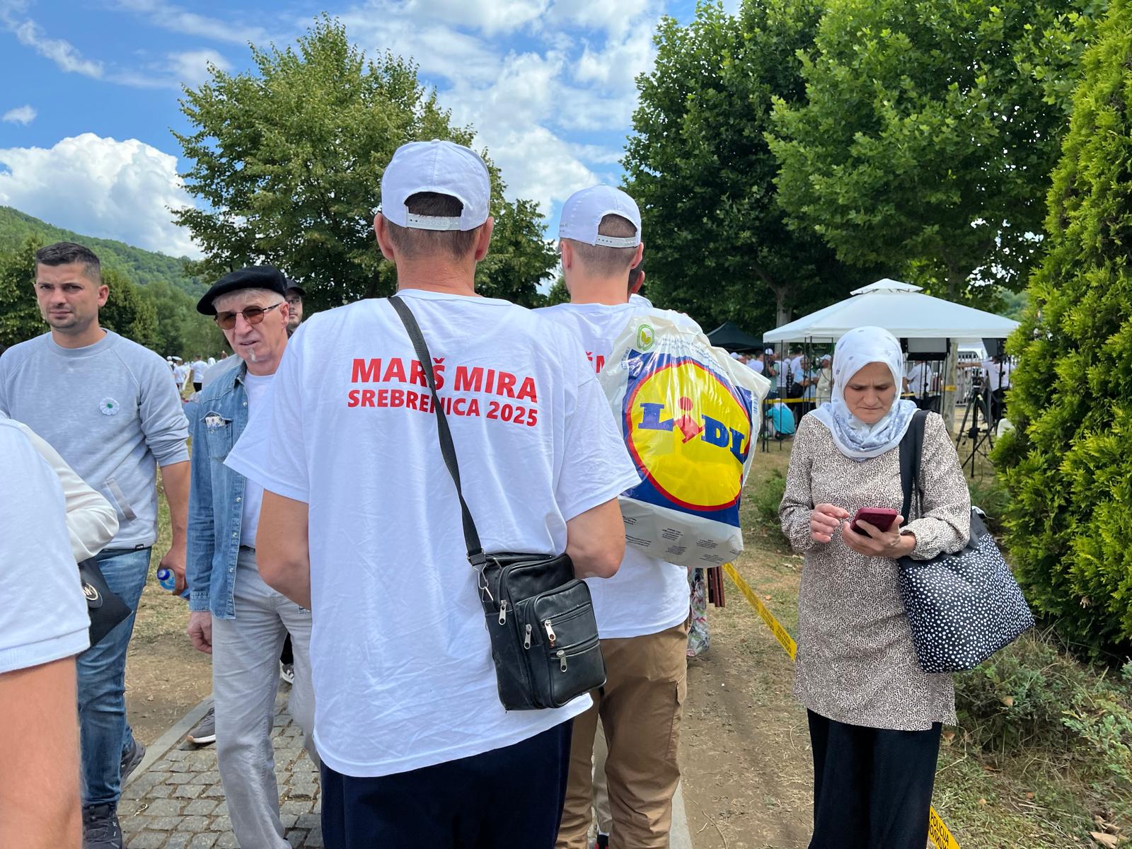 1cf8f3c4-f056-4d9d-9e85-909c4b09ef40