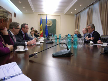 Iurie Leanca (al centro a destra) Iurie Leanca (al centro a destra)