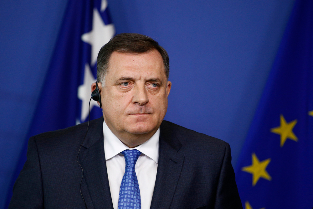 Slovenia-Dodik-resta-fuori