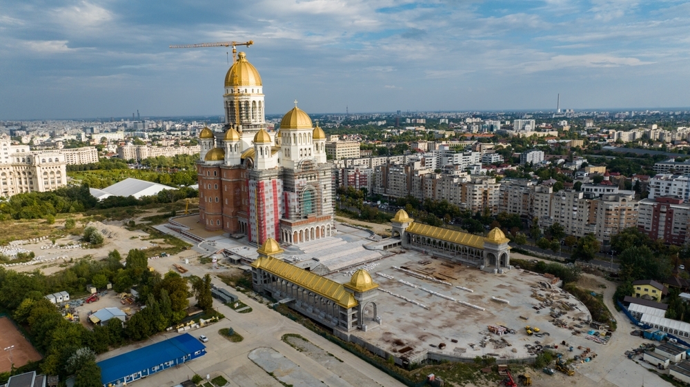 La Cattedrale della Salvezza del Popolo o Cattedrale nazionale a Bucarest © Paul Antonescu/Shutterstock