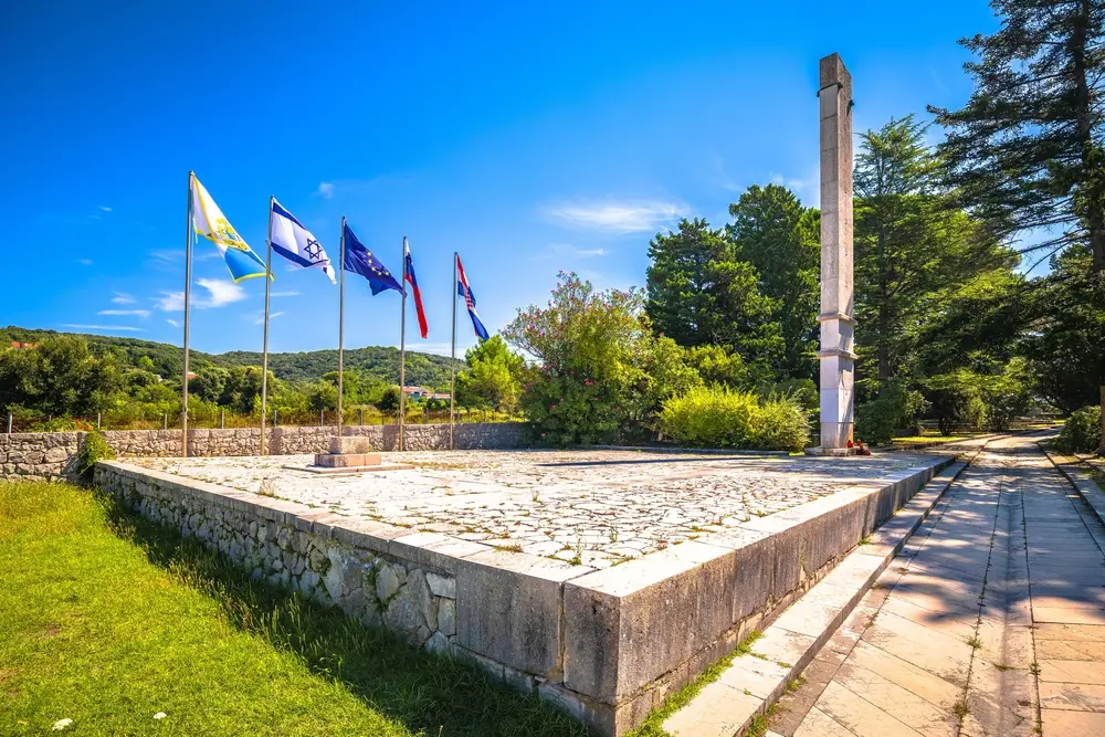 Il memoriale di Kampor, Rab, Croazia © xbrchx/Shutterstock